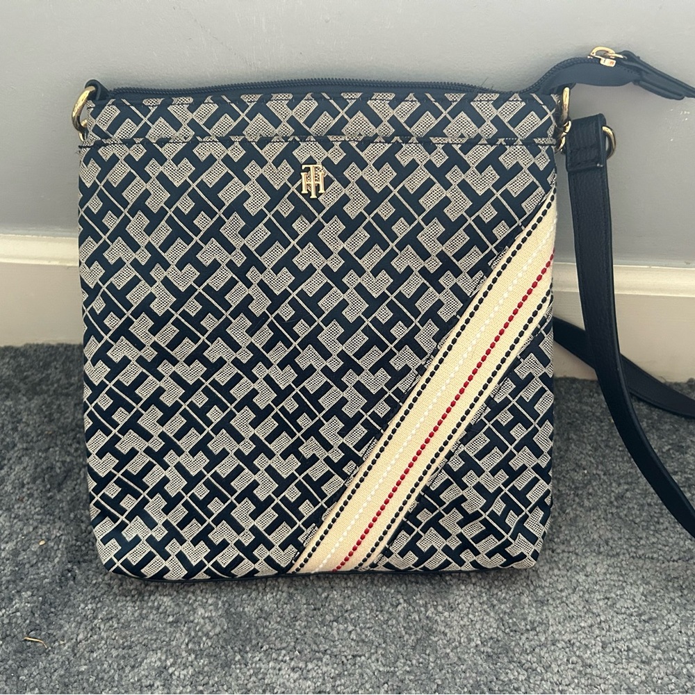 Tommy Hilfiger Purse